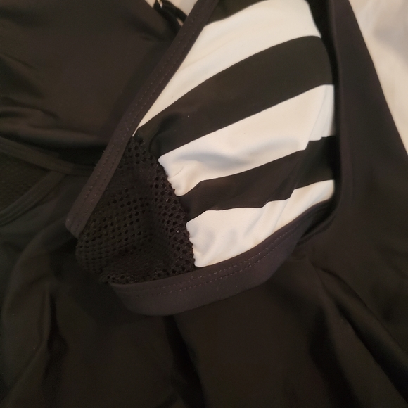 Zesica Black & White Stripe Women's Bathing Suit-S - Picture 8 of 10